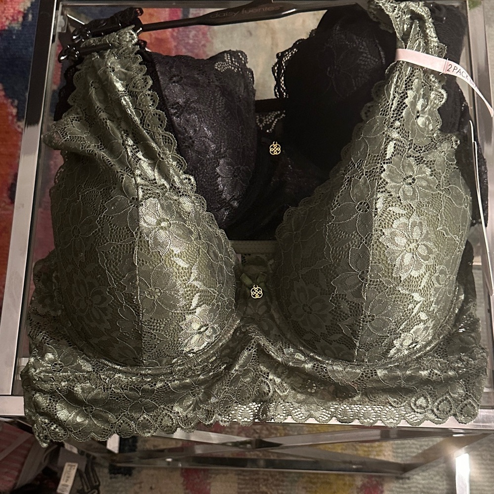 Daisy Fuentes Floral Lace Bralette in Green and Black